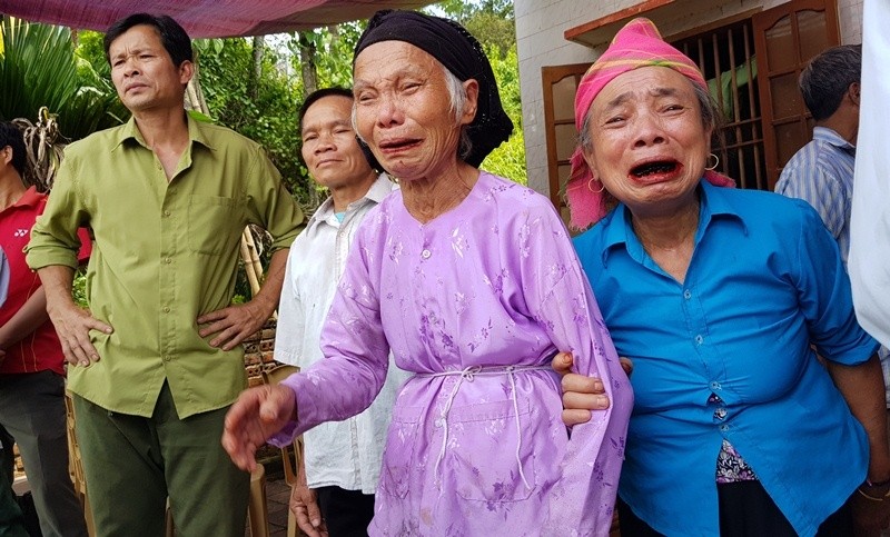 Nguoi dan khoc nhu mua tien dua Thieu ta bien phong Thanh Hoa hi sinh khi bat ma tuy-Hinh-4