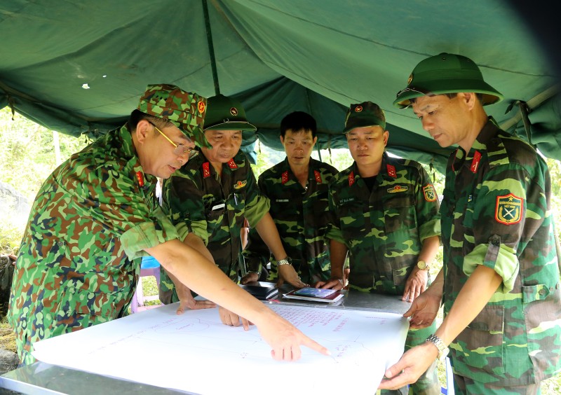 Vi sao chua tiep can duoc nan nhan mac ket duoi hang o Si Ma Cai?-Hinh-2