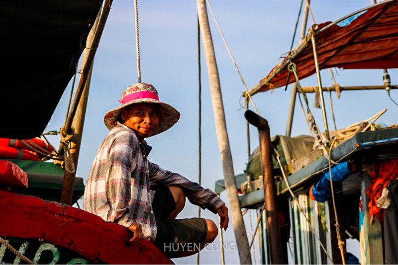 Mua he “doan vien” cua cac gia dinh ngu dan tren cang ca Ngoc Hai-Hinh-13