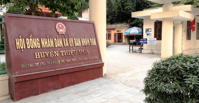 Huyen kien xa doi tien, quan xa no tien ty va nhung chuyen 