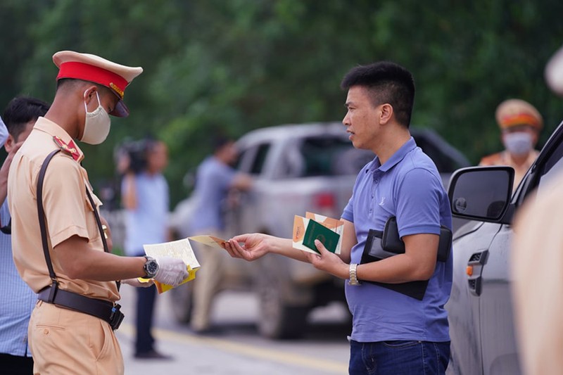 Can canh ngay dau tien CSGT duoc dung phuong tien du khong co loi-Hinh-5