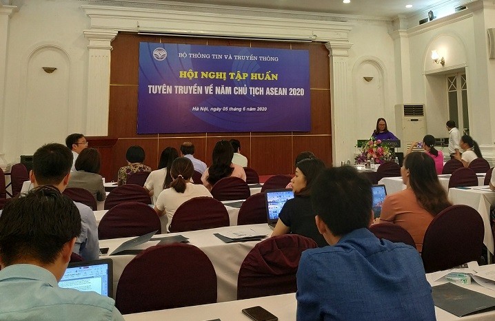 Bo TT&TT tap huan tuyen truyen ve Nam Chu tich ASEAN 2020