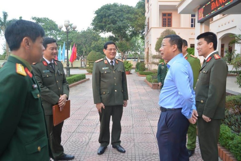 Thieu tuong Nguyen Huu Cau thoi chuc Giam doc Cong an tinh Nghe An-Hinh-7