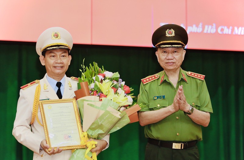 Tin nong ngay 18/7: Phat hien be gai so sinh bi bo roi, kien bu quanh nguoi-Hinh-6