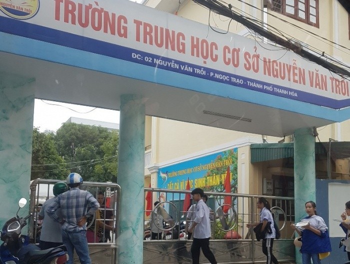 Nu sinh Thanh Hoa bi danh hoi dong da man: 