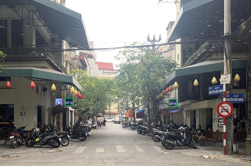 Sau hieu ung cua ong Doan Ngoc Hai, via he Ha Noi lai bi lan chiem-Hinh-11