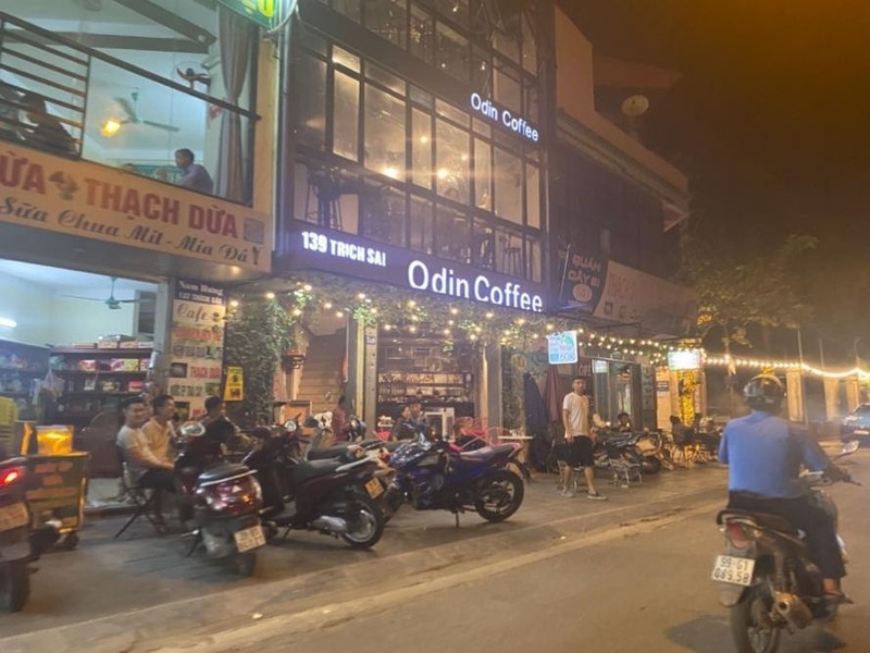 Sau hieu ung cua ong Doan Ngoc Hai, via he Ha Noi lai bi lan chiem-Hinh-15