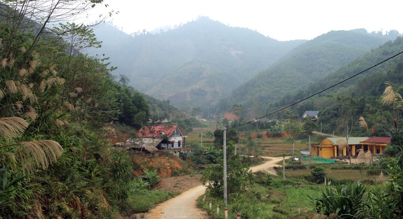 Sac Xuan tren cac ban nguoi muong o Phu Tho va Hoa Binh-Hinh-2