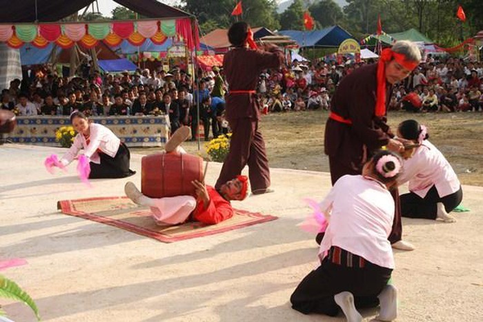 Sac Xuan tren cac ban nguoi muong o Phu Tho va Hoa Binh-Hinh-5