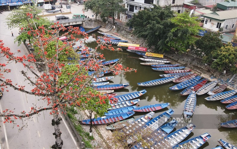 Gia ve dich vu tai chua Huong ngay don khach tro lai 13/3-Hinh-3