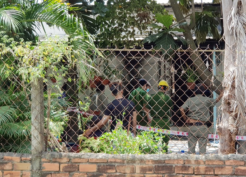 Chay lon trong hem Sai Gon, 3 nguoi trong mot nha tu vong thuong tam-Hinh-4