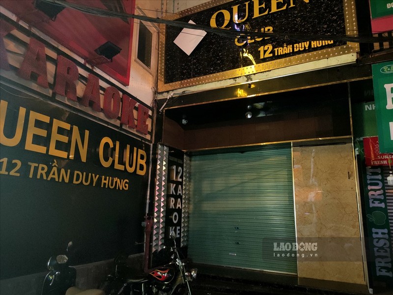 Ha Noi: Nhieu nguoi “ngam ngui” ra ve khi bar, karaoke phai dong cua-Hinh-9