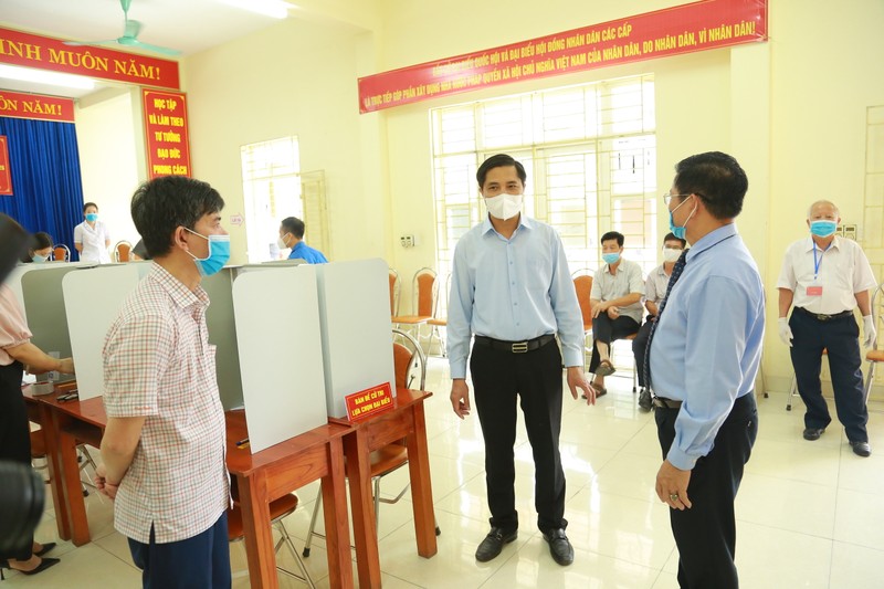 Quang Ninh: San sang phuong an bau cu trong khu vuc phong toa COVID-19-Hinh-15