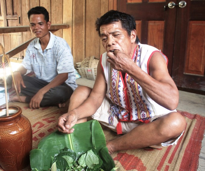 Nham mat nuot lieu mon ‘doc’ cua dong bao Ro Mam-Hinh-4