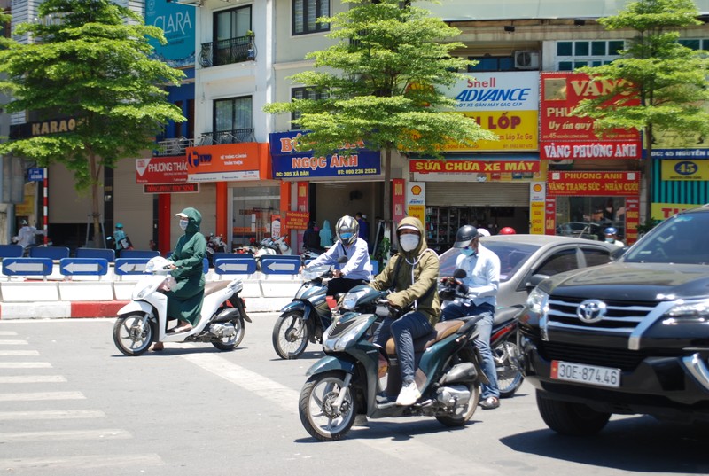 Ha Noi: Nhoc nhan “kiep muu sinh” duoi cai nang nhu do lua-Hinh-2