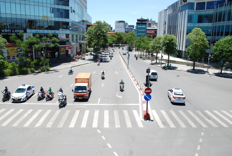 Ha Noi: Nhoc nhan “kiep muu sinh” duoi cai nang nhu do lua