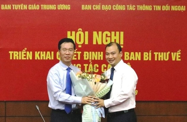 Ong Le Hai Binh giu chuc Pho Truong Ban Tuyen giao Trung uong-Hinh-5