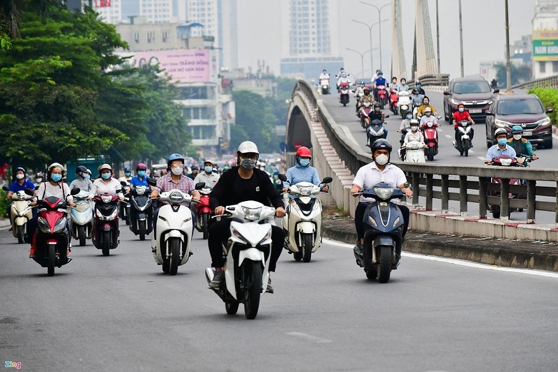 Duong Ha Noi lai dong duc xe co nhu chua he co COVID-19-Hinh-13