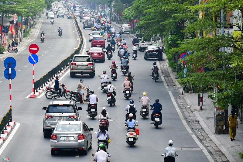 Duong Ha Noi lai dong duc xe co nhu chua he co COVID-19-Hinh-8