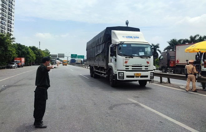 Phat hien nhieu truong hop tu tinh khac ve nhung co giay moi tiem o Ha Noi de qua chot cua ngo