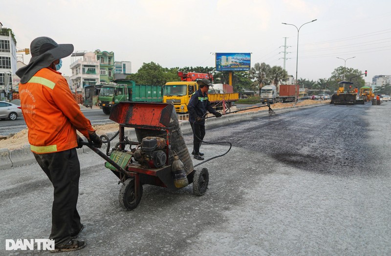 Dai lo Nguyen Van Linh duoc nang cap tu 6 len 10 lan xe-Hinh-4