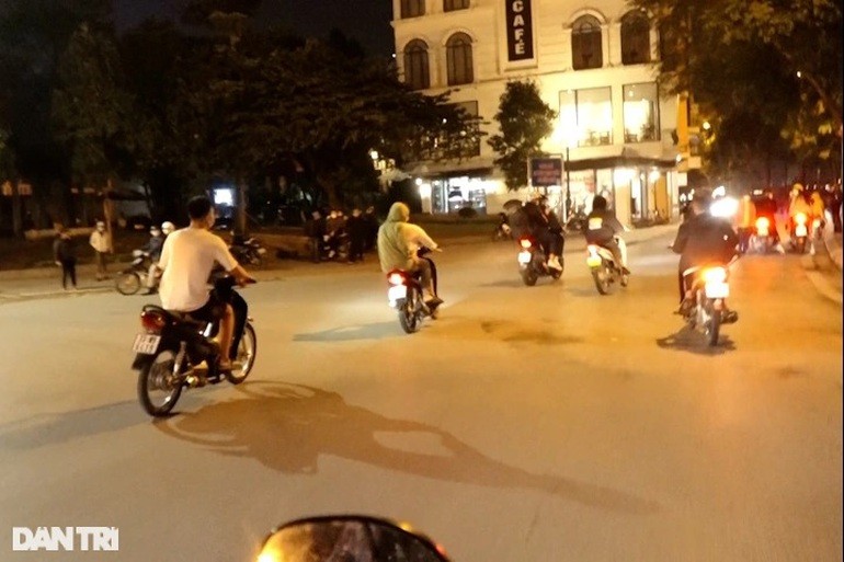 Canh sat hoa trang xuyen dem vay bat “quai xe” o Ha Noi-Hinh-5