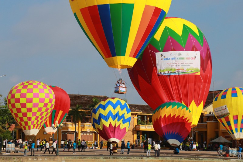 Vi sao pho co Hoi An xuat hien hang chuc qua cau khong lo bay lo lung-Hinh-10