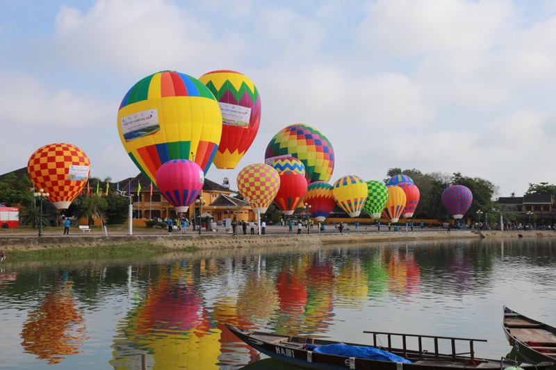 Vi sao pho co Hoi An xuat hien hang chuc qua cau khong lo bay lo lung-Hinh-3