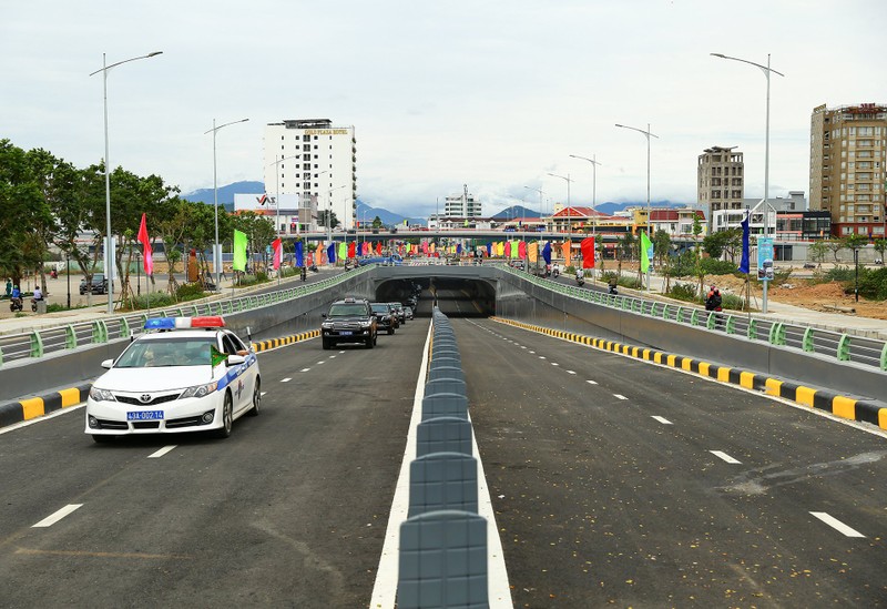 Nut giao thong 3 tang o Da Nang ngay dau dua vao su dung-Hinh-2