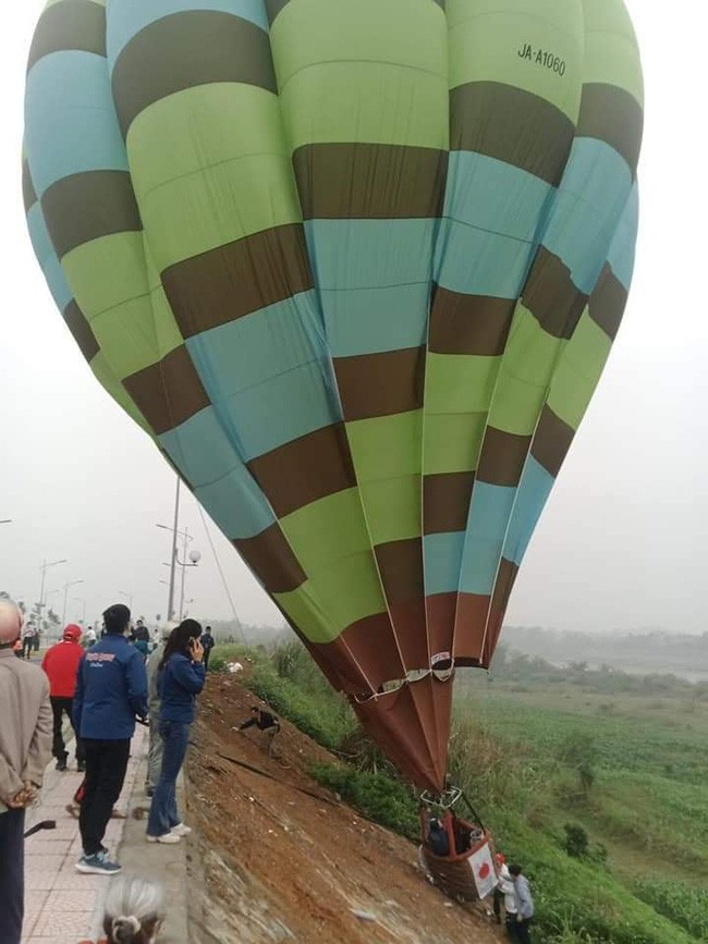 Thuc hu viec khinh khi cau Tuyen Quang bi roi ngoai duong nhua