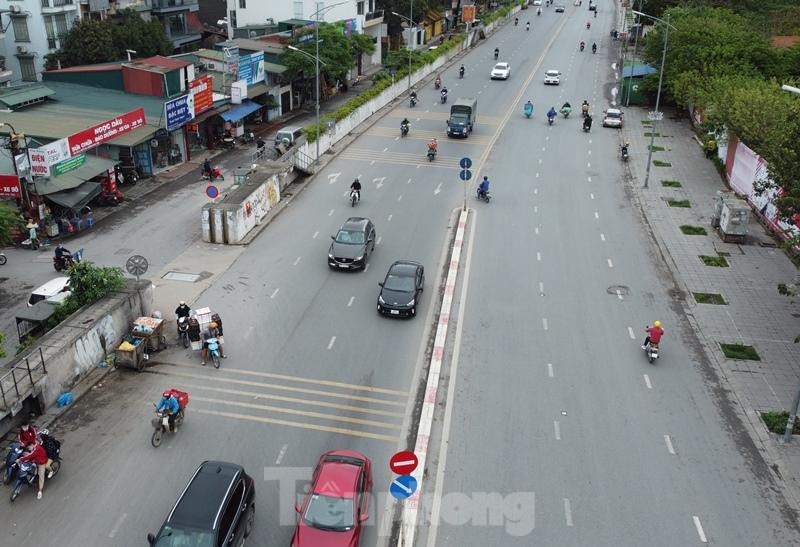 Cong truong thi cong 'bet bat' o du an giao thong cap bach Ha Noi-Hinh-4