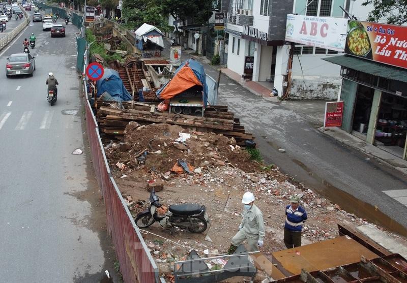 Cong truong thi cong 'bet bat' o du an giao thong cap bach Ha Noi-Hinh-7