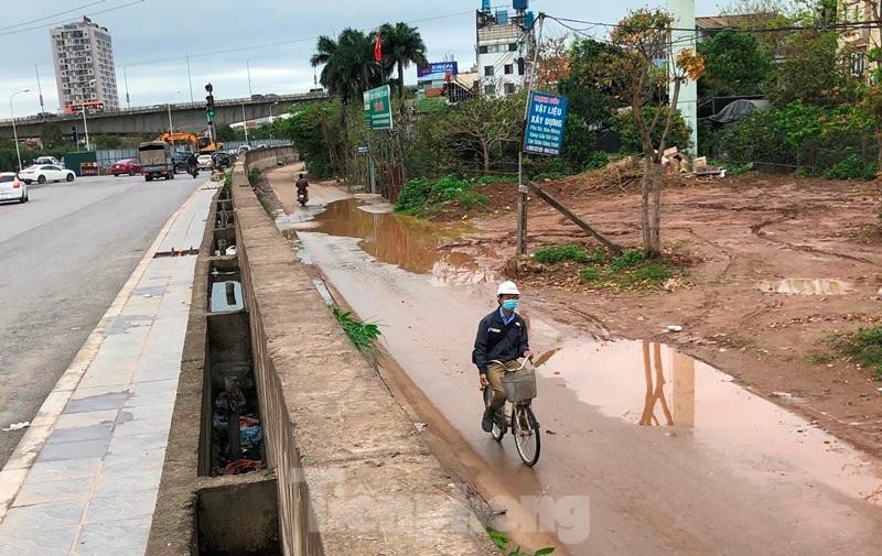 Cong truong thi cong 'bet bat' o du an giao thong cap bach Ha Noi-Hinh-8