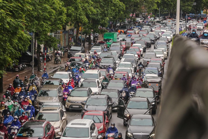 Pho phuong Ha Noi tac 'khong loi thoat' trong ngay dau tuan mua ret-Hinh-10