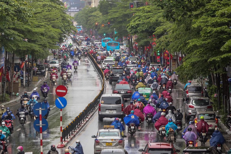 Pho phuong Ha Noi tac 'khong loi thoat' trong ngay dau tuan mua ret-Hinh-14