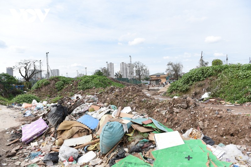 Tuyen duong Vanh dai 2,5 doan Dam Hong - Giai Phong ngon ngang, nhech nhac-Hinh-8