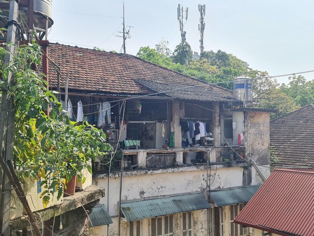 Can canh nhung khu 'o chuot' trong biet thu co trieu do o Ha Noi