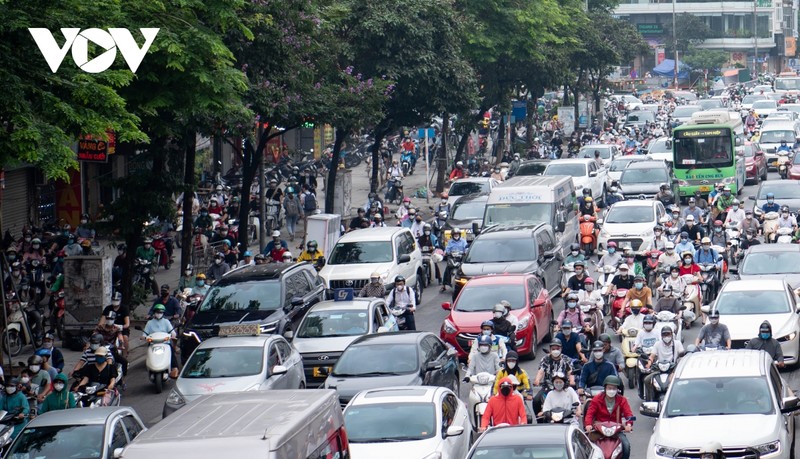 Giao thong Ha Noi tiep tuc tac nghen keo dai trong ngay dau tuan-Hinh-15