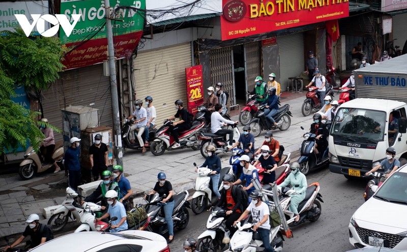 Giao thong Ha Noi tiep tuc tac nghen keo dai trong ngay dau tuan-Hinh-16