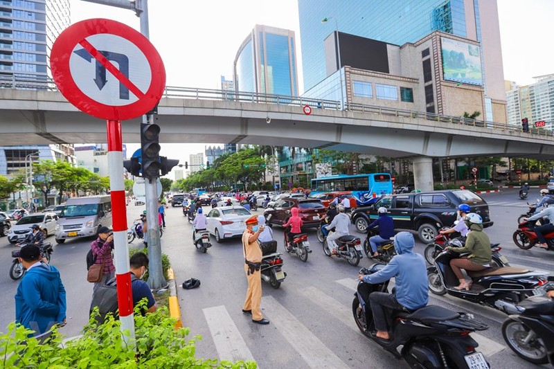 Dan Ha Noi luong cuong vi thi diem phan luong lai mot so duong-Hinh-4