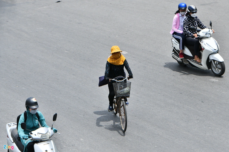 Ha Noi: Choang vang vi nang nong 39 do C-Hinh-5