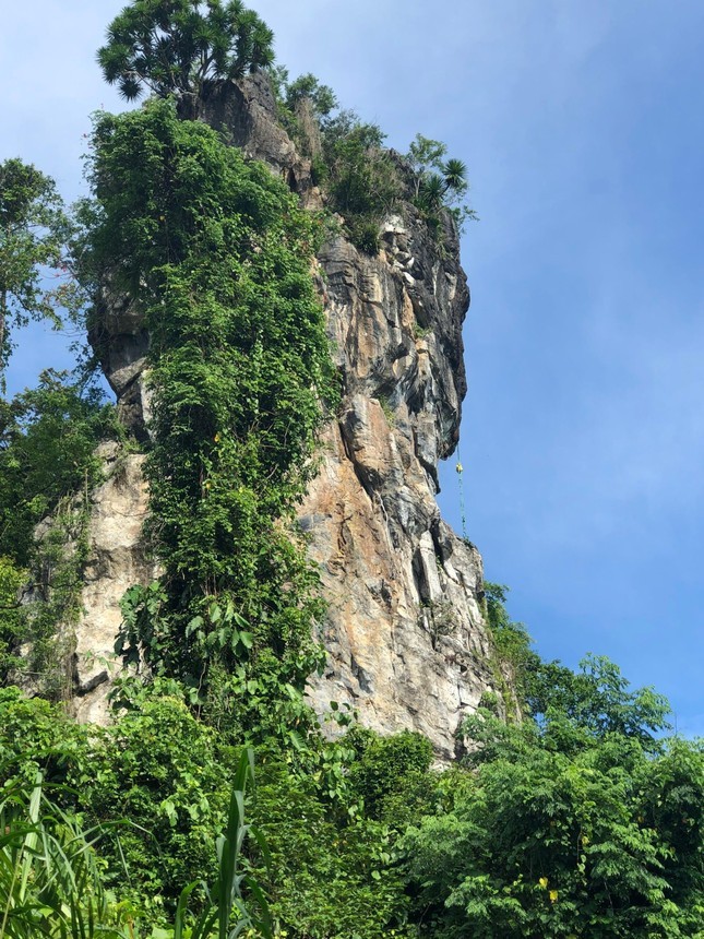 5 gio dua nan nhan tu vong ket tren vach nui cao hiem tro xuong dat