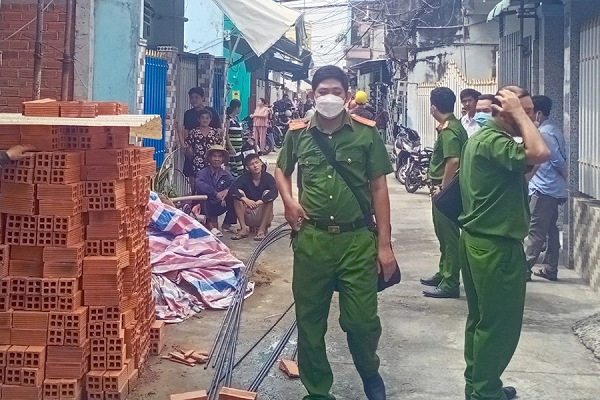 Tin nong 15/8: Cai nhau khi an hu tieu, nguoi phu nu bi chem vao dau