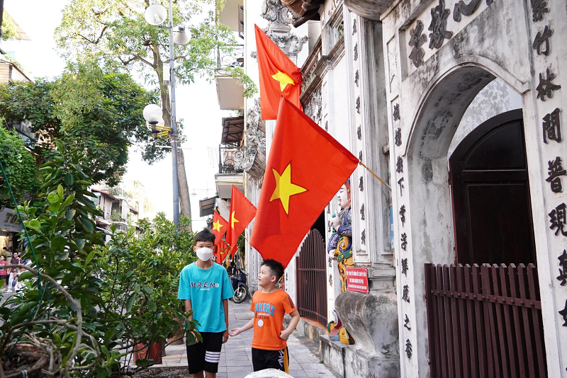 Ha Noi: Ruc ro co hoa chao mung ngay Quoc khanh 2/9-Hinh-12