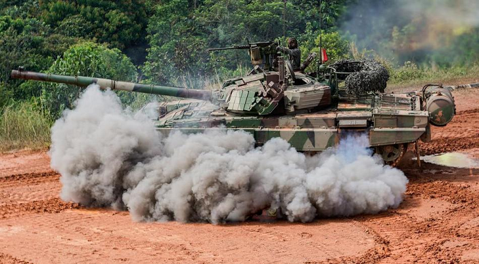 Khi “vua tang” cua Malaysia chet may giua duong, gay un tac giao thong-Hinh-10