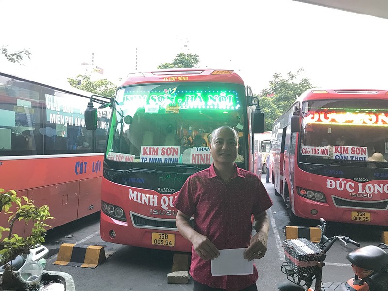 Nghi le Quoc khanh 2/9: Duong Ha Noi dong, ben xe lai vang khach-Hinh-11