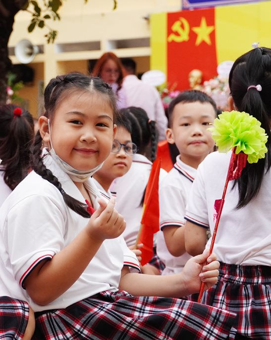 Sau 2 nam COVID-19, tre rang ro khi duoc den truong khai giang-Hinh-9