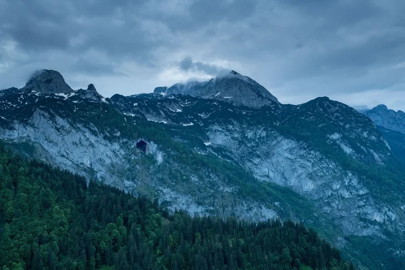 “The gioi cua nhung nguoi khong lo bang” an minh tren day Alps-Hinh-9