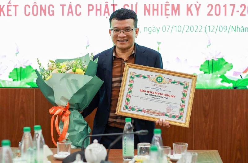 Cong thong tin Phat giao Viet Nam nhan Bang Tuyen duong Cong duc-Hinh-3