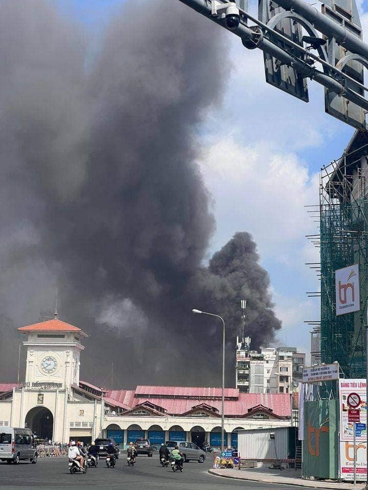 Tin nong 17/10: Sat hai ban than do tranh cai khi uong ca phe-Hinh-7